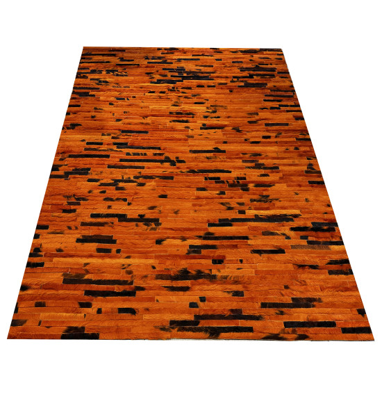 Galeri Apollo Parlak Dikiş Detaylı Kadifemsi Dokulu Dana Derisi Halı (Turuncu)