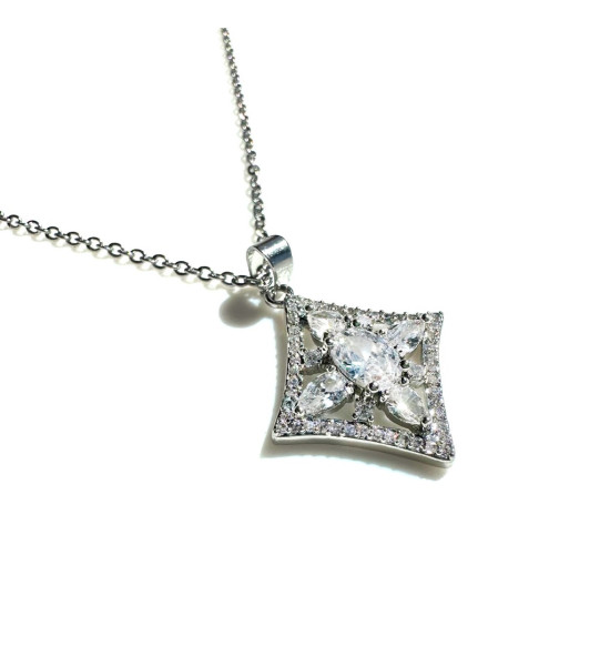 ALC Collection Çiçekli Yıldız Tasarım Zirkon Gümüş Kaplama Çelik Kolye