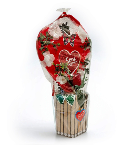 Yapay Ağaç Sepeti Romantik Ahşap Saksıda Yapay Gül ve Kalp Tasarım “Seni Seviyorum” Yazılı Çiçek Buketi